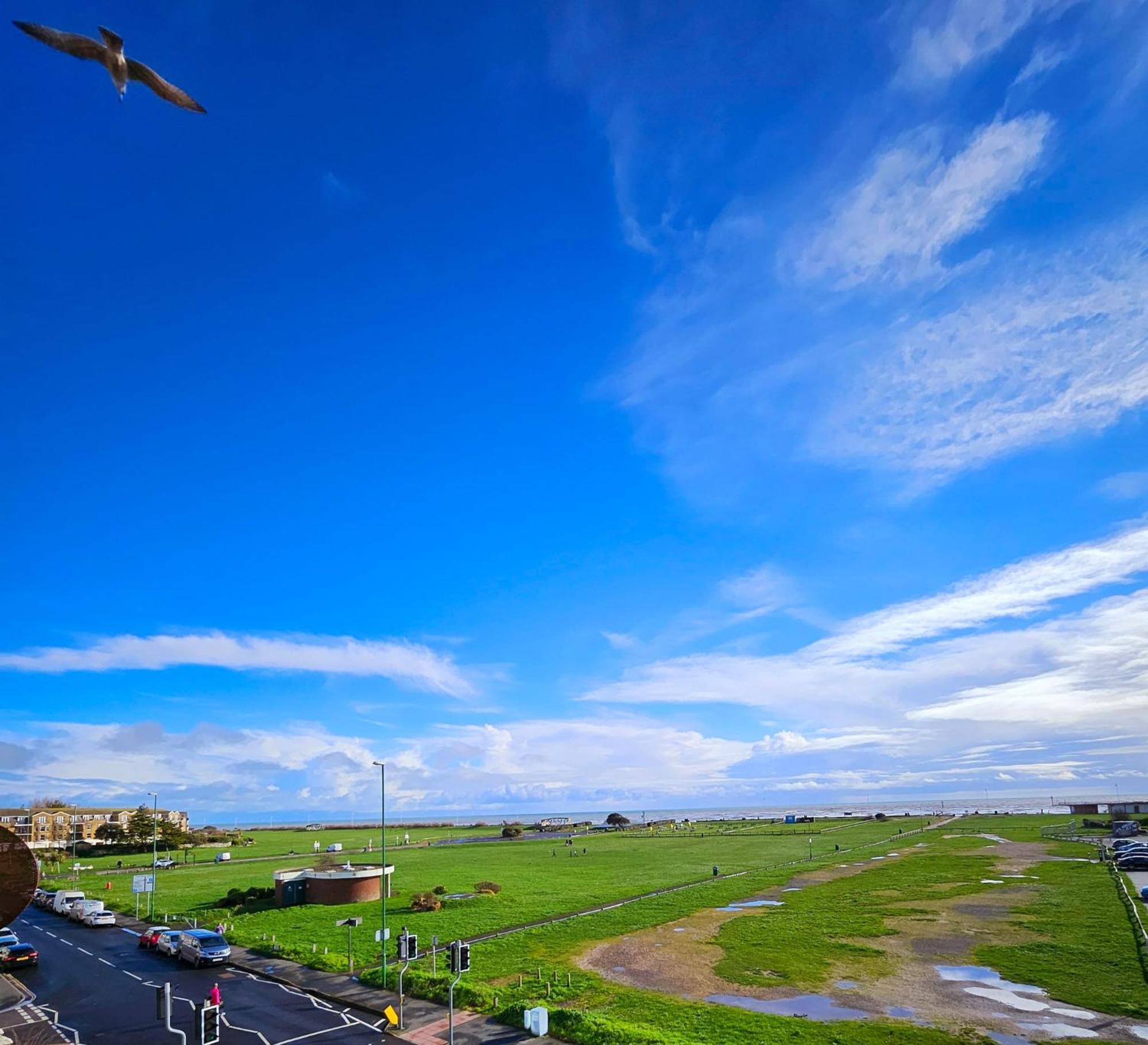 Seaview 2 Bedroom Apartment ลิตเติลแฮมป์ตัน ภายนอก รูปภาพ