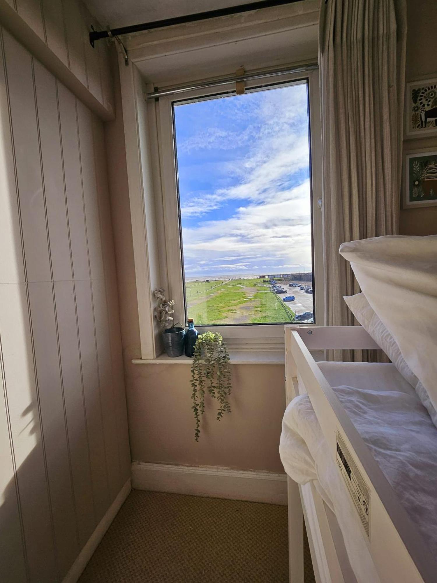 Seaview 2 Bedroom Apartment ลิตเติลแฮมป์ตัน ภายนอก รูปภาพ