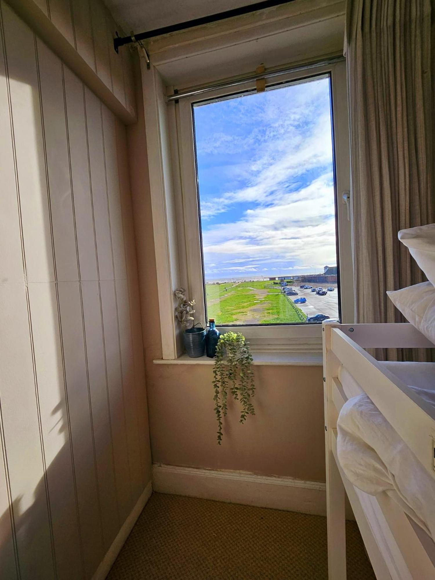 Seaview 2 Bedroom Apartment ลิตเติลแฮมป์ตัน ภายนอก รูปภาพ